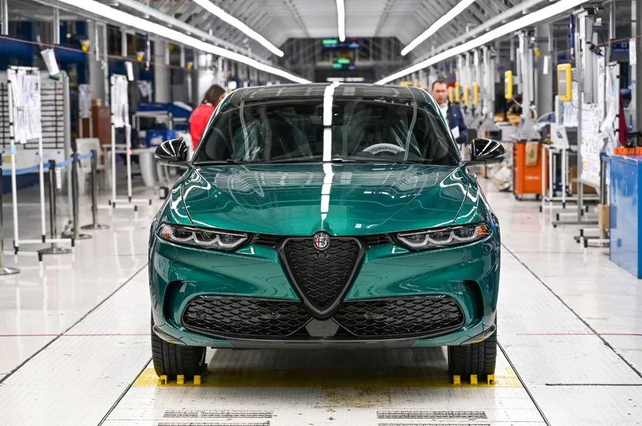 alfa romeo是什么车,Alfa Romeo，意大利的优雅与速度代表