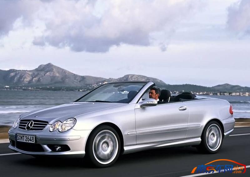 benz clk,奔驰CLK，优雅与性能的完美融合