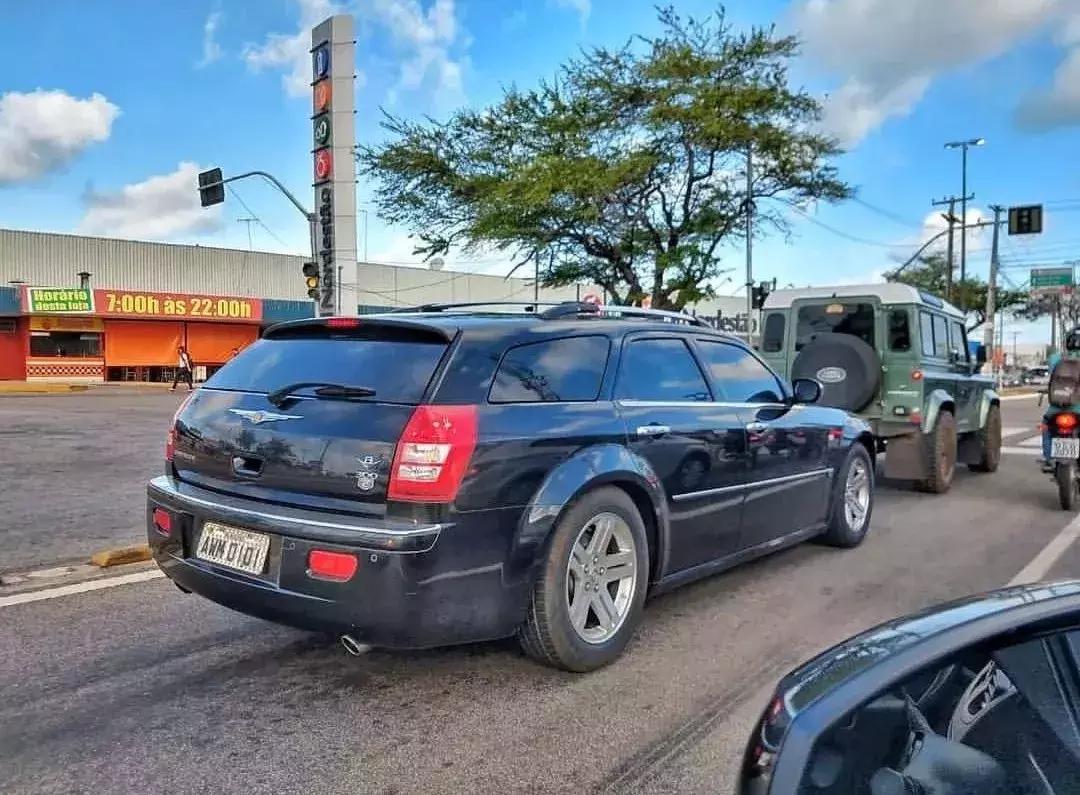 chrysler300c,Chrysler 300C，经典美式豪华轿车的典范