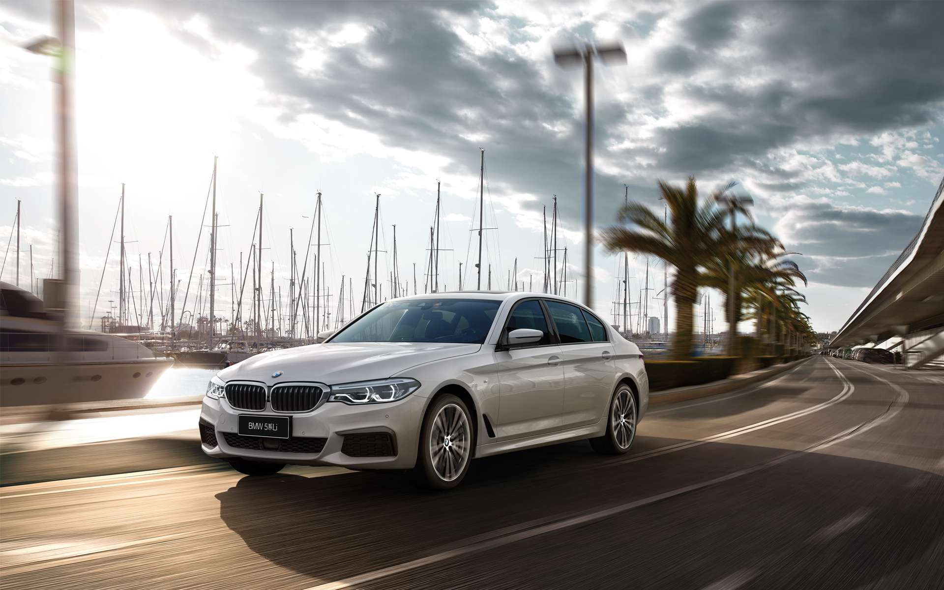 bmw5系,BMW 5系的卓越魅力与卓越性能