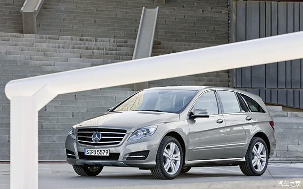 benz r,奔驰R级车型，设计与性能的综合体现