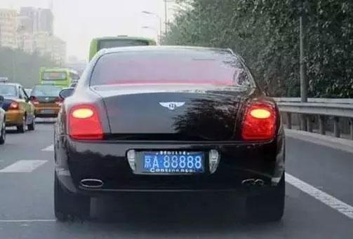 7777788888精准跑狗图正版,探索正版精准跑狗图，77777与88888的神秘魅力