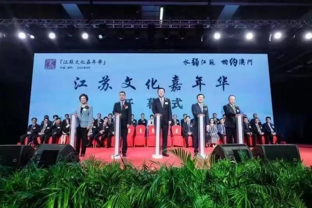 新澳门二四六天天彩,新澳门二四六天天彩，探索与体验多彩魅力